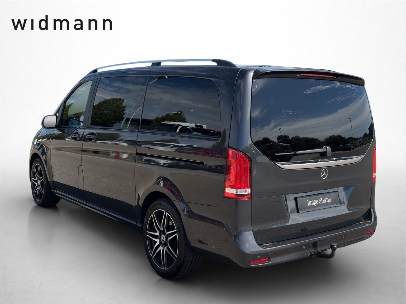 Mercedes-Benz V 300 2023 г. Серый, пробег 53900 км