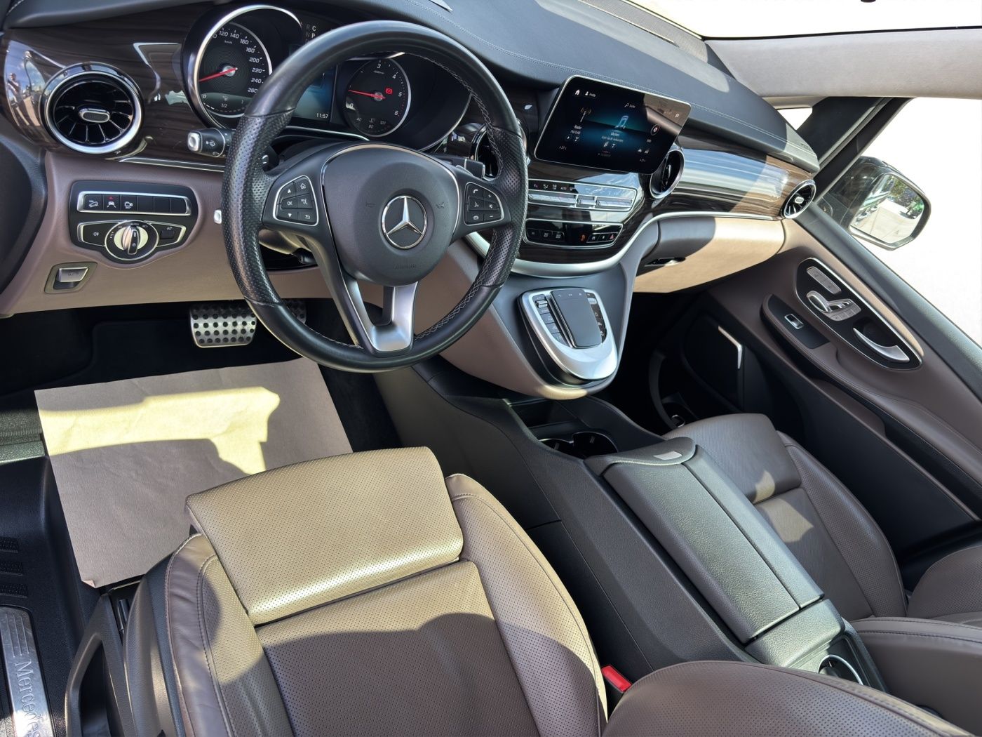 Mercedes-Benz V 300 2023 г. Серый, пробег 53900 км