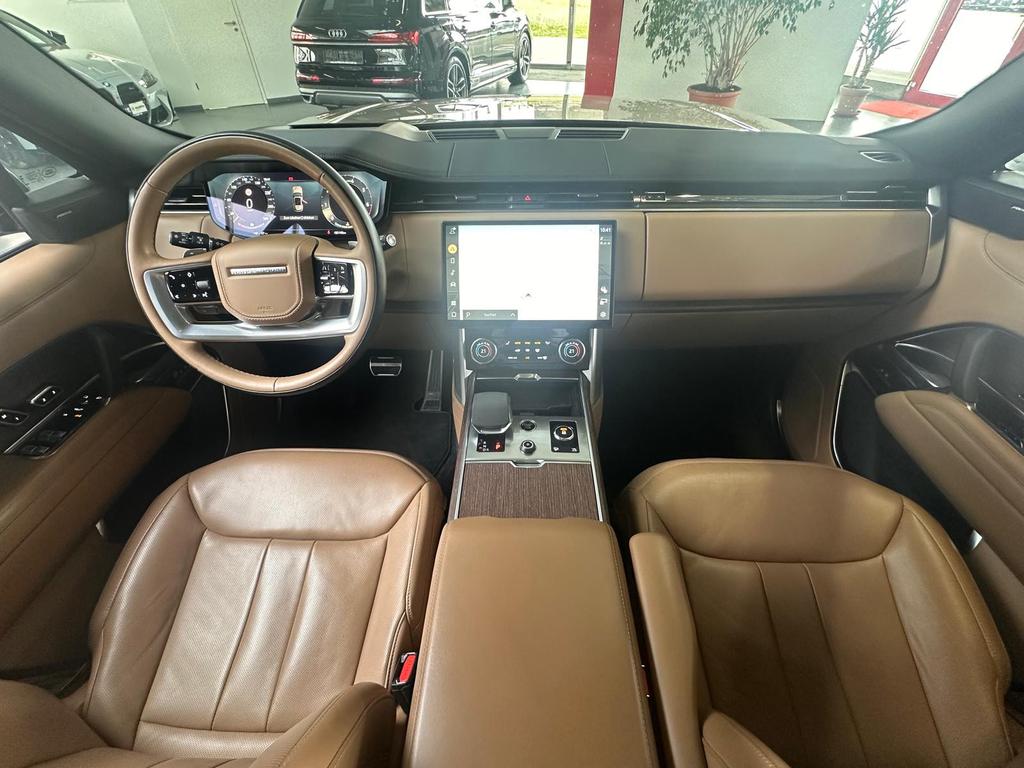 Land Rover Range Rover 2023 г. Золотистый, пробег 49996 км