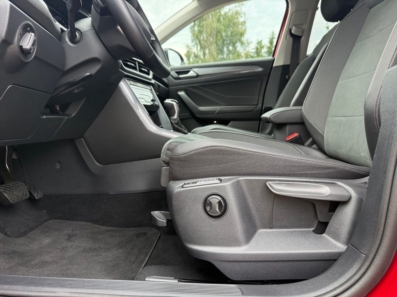 Volkswagen T-Roc 2024 г. Чёрный, пробег 36609 км