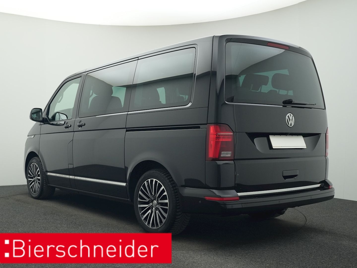 Volkswagen T6 MULTIVAN 2024 г. Чёрный, пробег 34050 км