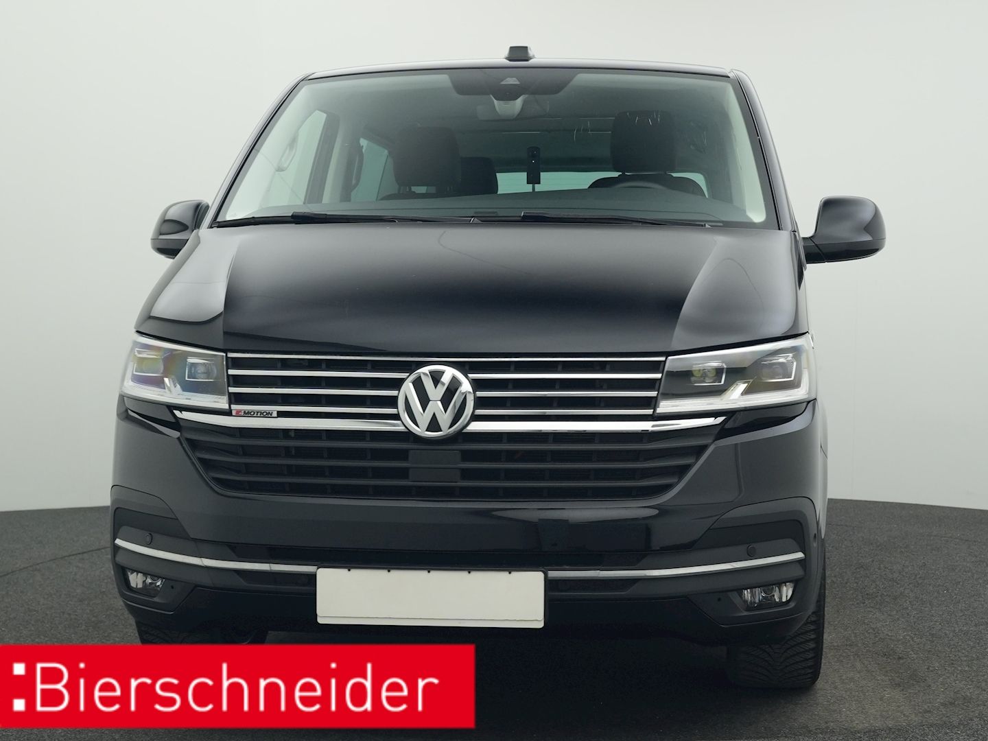 Volkswagen T6 MULTIVAN 2024 г. Чёрный, пробег 34050 км
