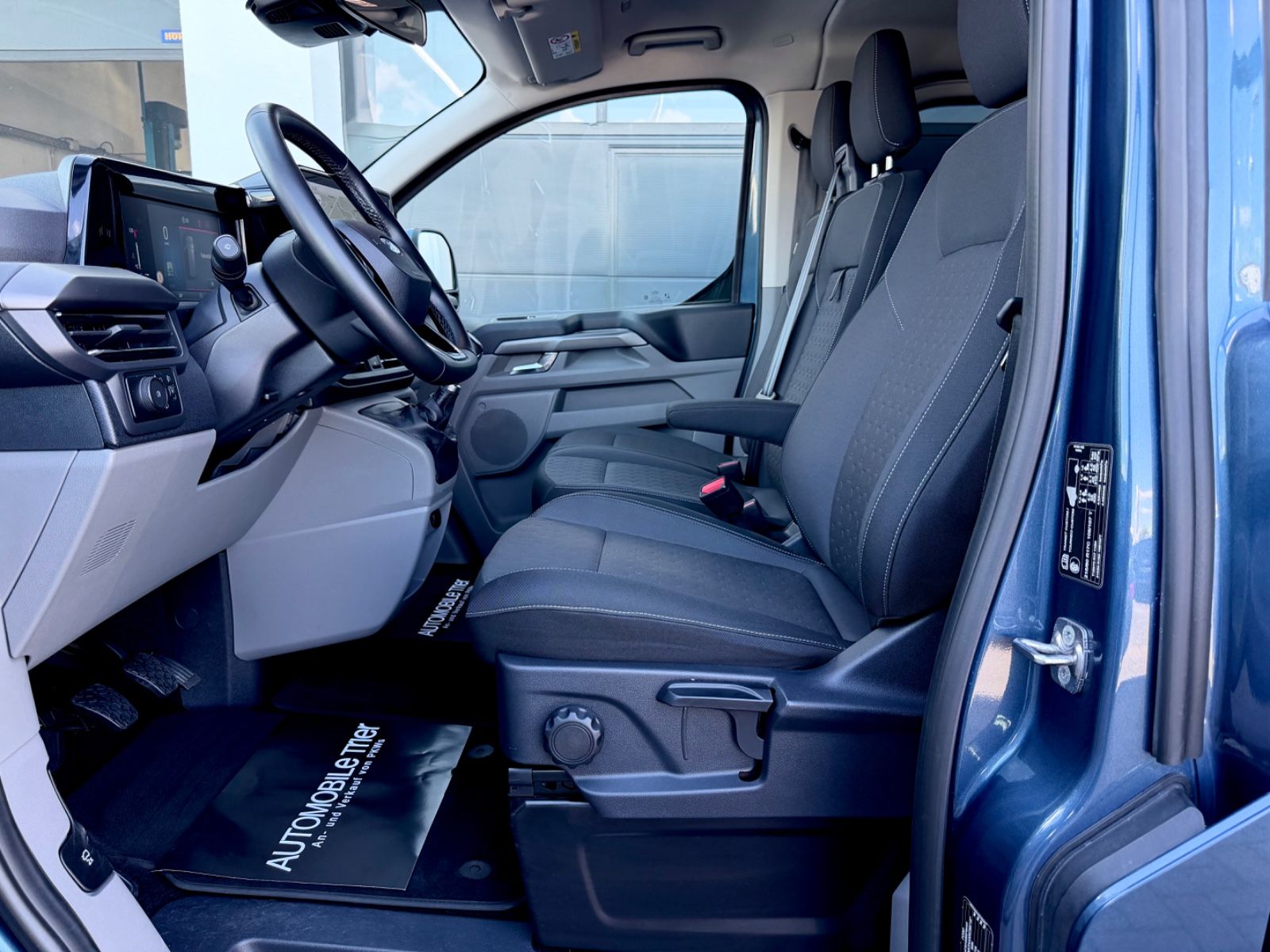 Ford Tourneo Custom 2024 г. Серебристый, пробег 60000 км