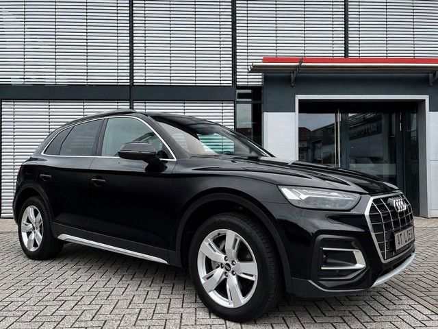 Audi Q5 2023 г. Чёрный, пробег 57453 км