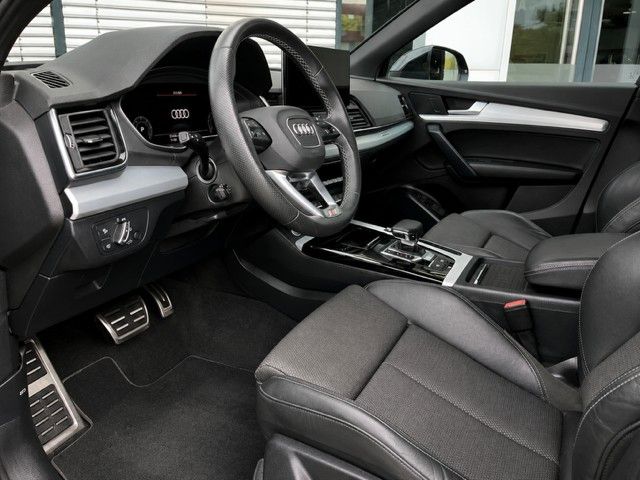 Audi Q5 2023 г. Чёрный, пробег 57453 км