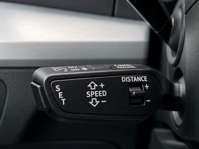 Audi Q5 2023 г. Чёрный, пробег 57453 км