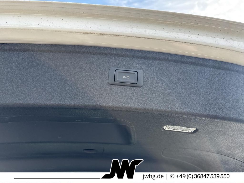 Audi Q5 2023 г. Белый, пробег 34621 км