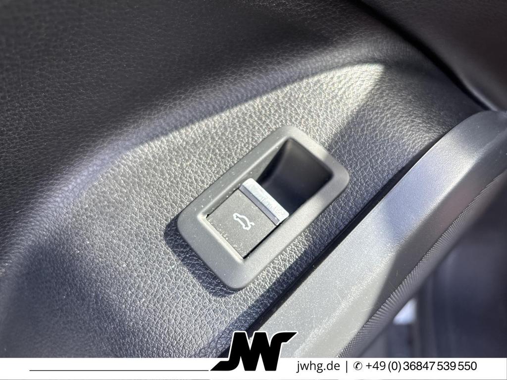Audi Q5 2023 г. Белый, пробег 34621 км