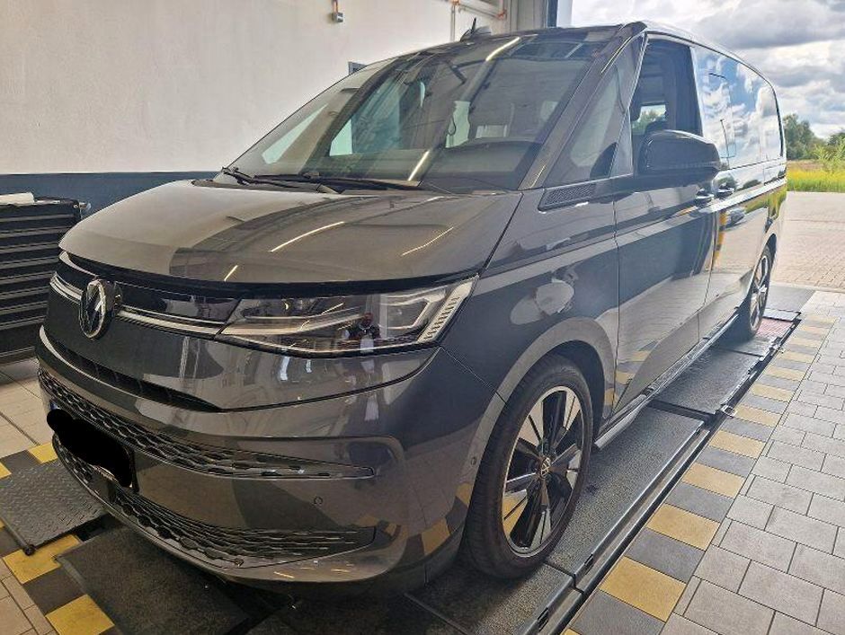 Volkswagen T7 MULTIVAN 2025 г. Серый, пробег 42179 км