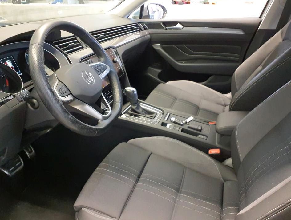 Volkswagen PASSAT ALLTRACK 2023 г. Белый, пробег 27720 км