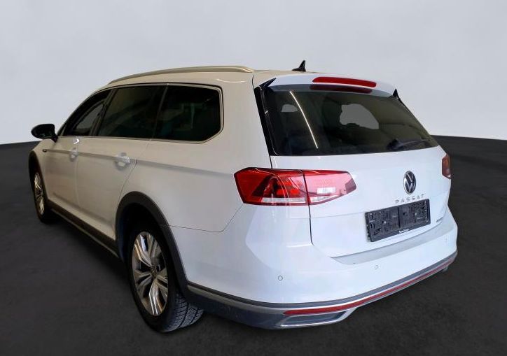 Volkswagen PASSAT ALLTRACK 2023 г. Белый, пробег 27720 км
