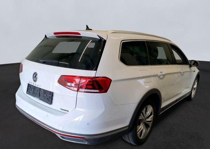 Volkswagen PASSAT ALLTRACK 2023 г. Белый, пробег 27720 км