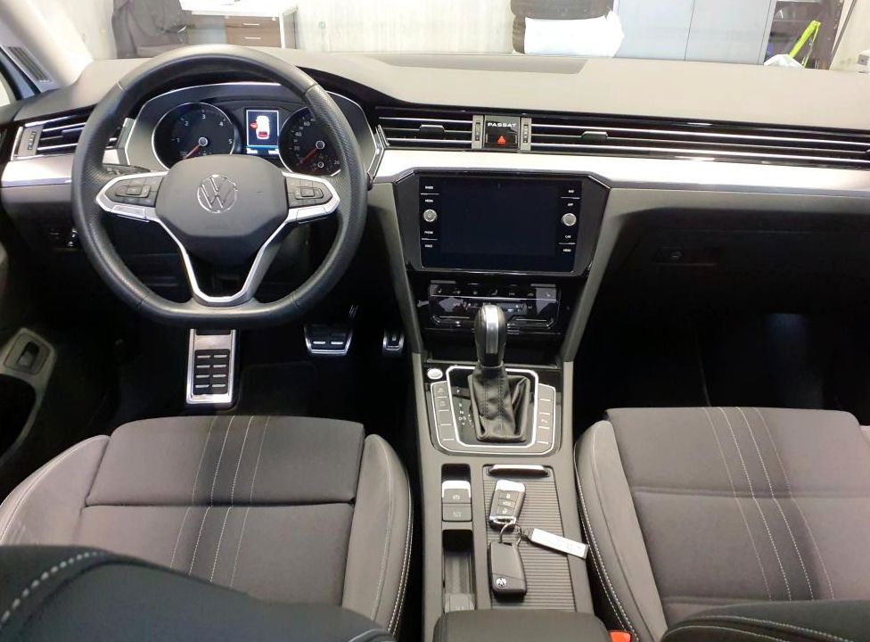 Volkswagen PASSAT ALLTRACK 2023 г. Белый, пробег 27720 км