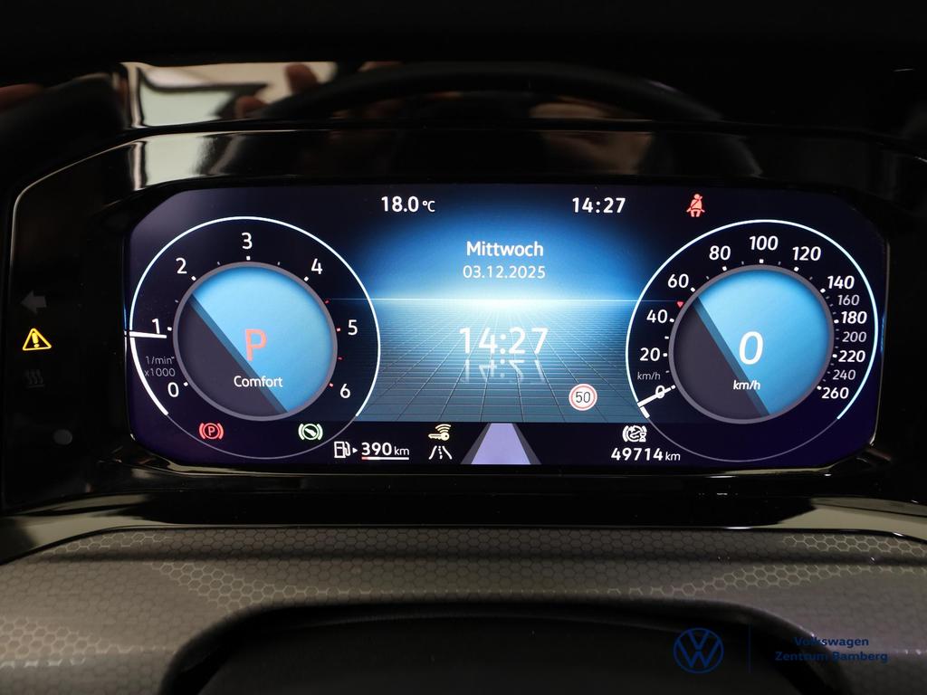 Volkswagen Golf 2023 г. Серый, пробег 49900 км