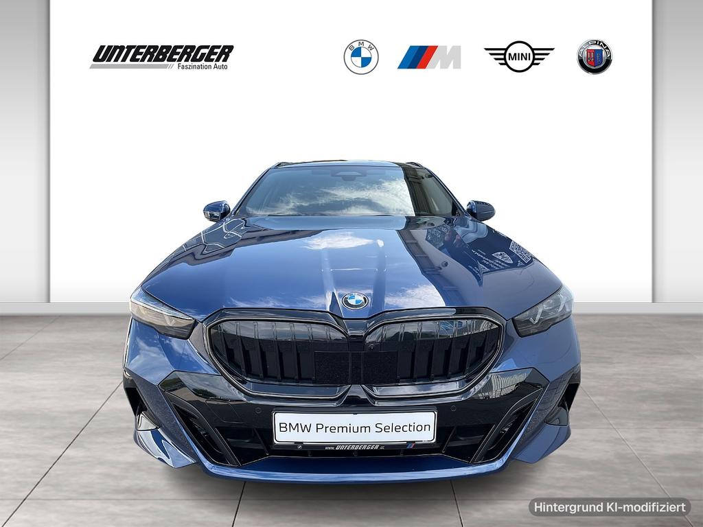 BMW 520 2025 г. Синий, пробег 380 км
