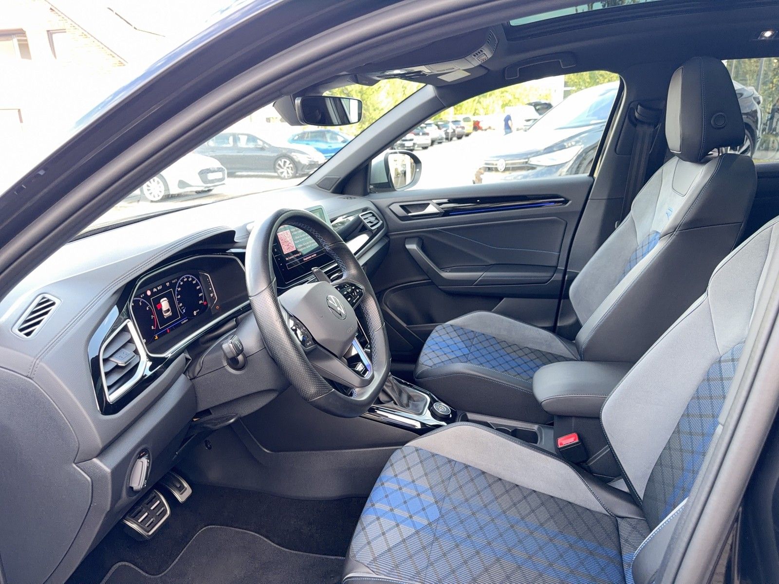 Volkswagen T-Roc 2022 г. Чёрный, пробег 35670 км