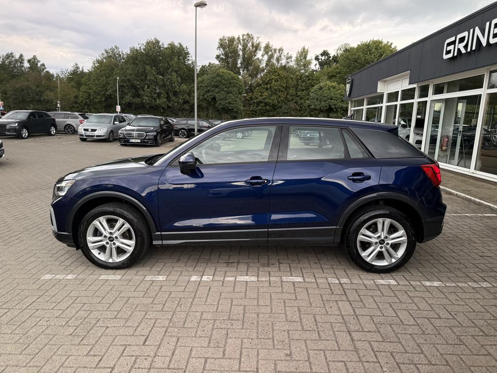 Audi Q2 2023 г. Синий, пробег 45602 км