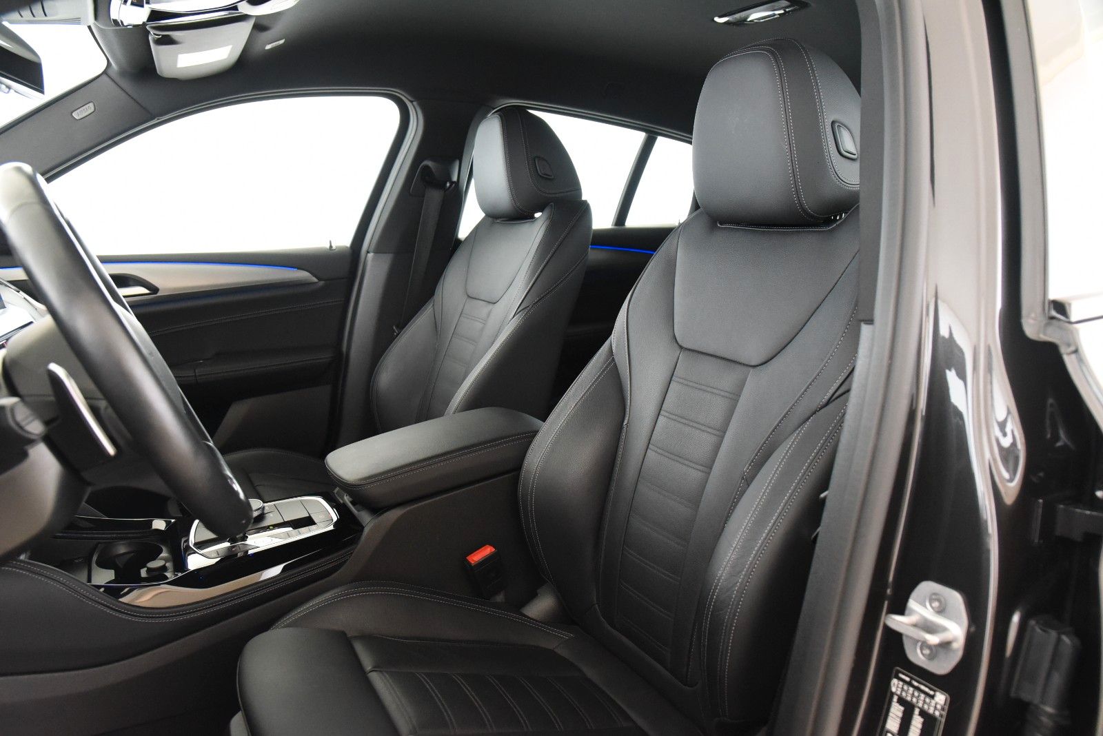 BMW X4 2025 г. Серый, пробег 28500 км