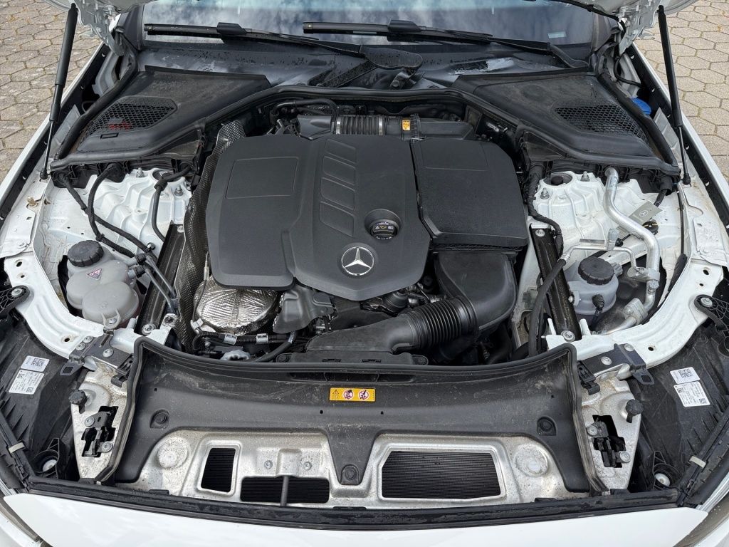 Mercedes-Benz E 220 2025 г. Белый, пробег 28764 км