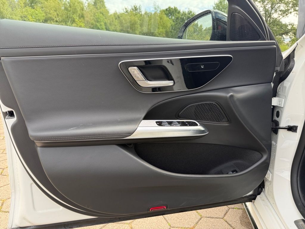Mercedes-Benz E 220 2025 г. Белый, пробег 28764 км