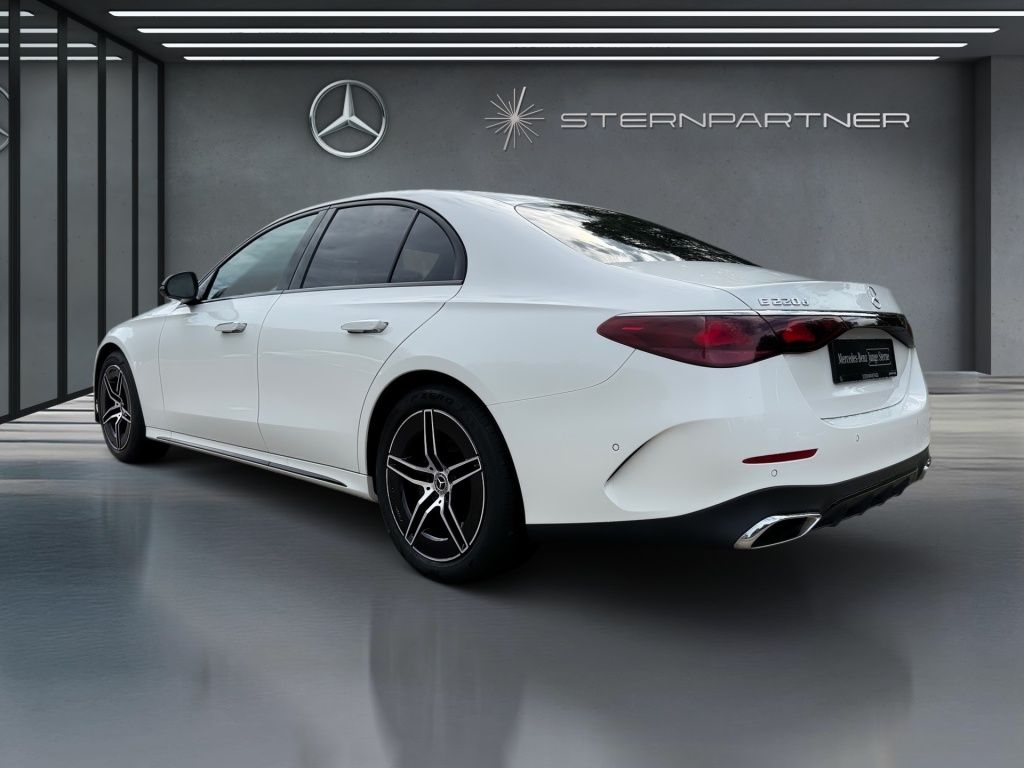 Mercedes-Benz E 220 2025 г. Белый, пробег 28764 км