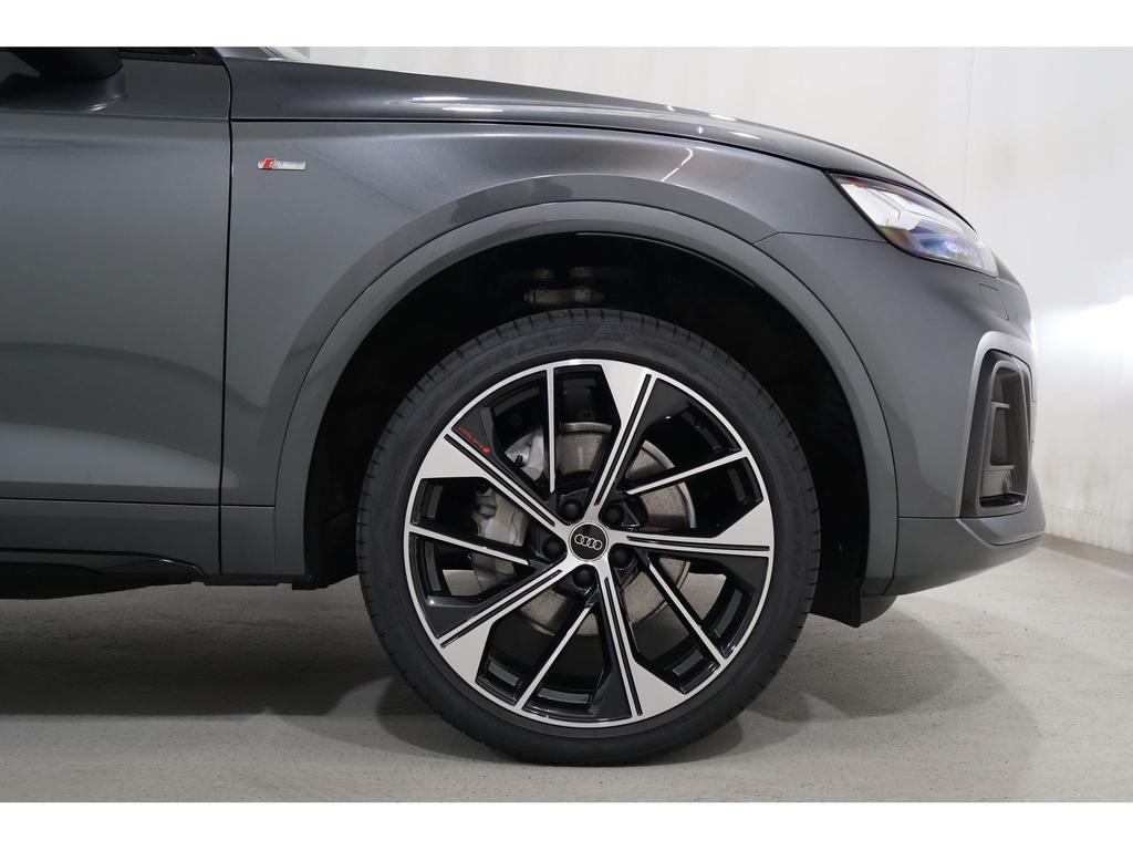 Audi Q5 2023 г. Серый, пробег 48420 км