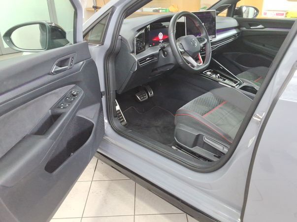 Volkswagen Golf 2026 г. Серый, пробег 15450 км