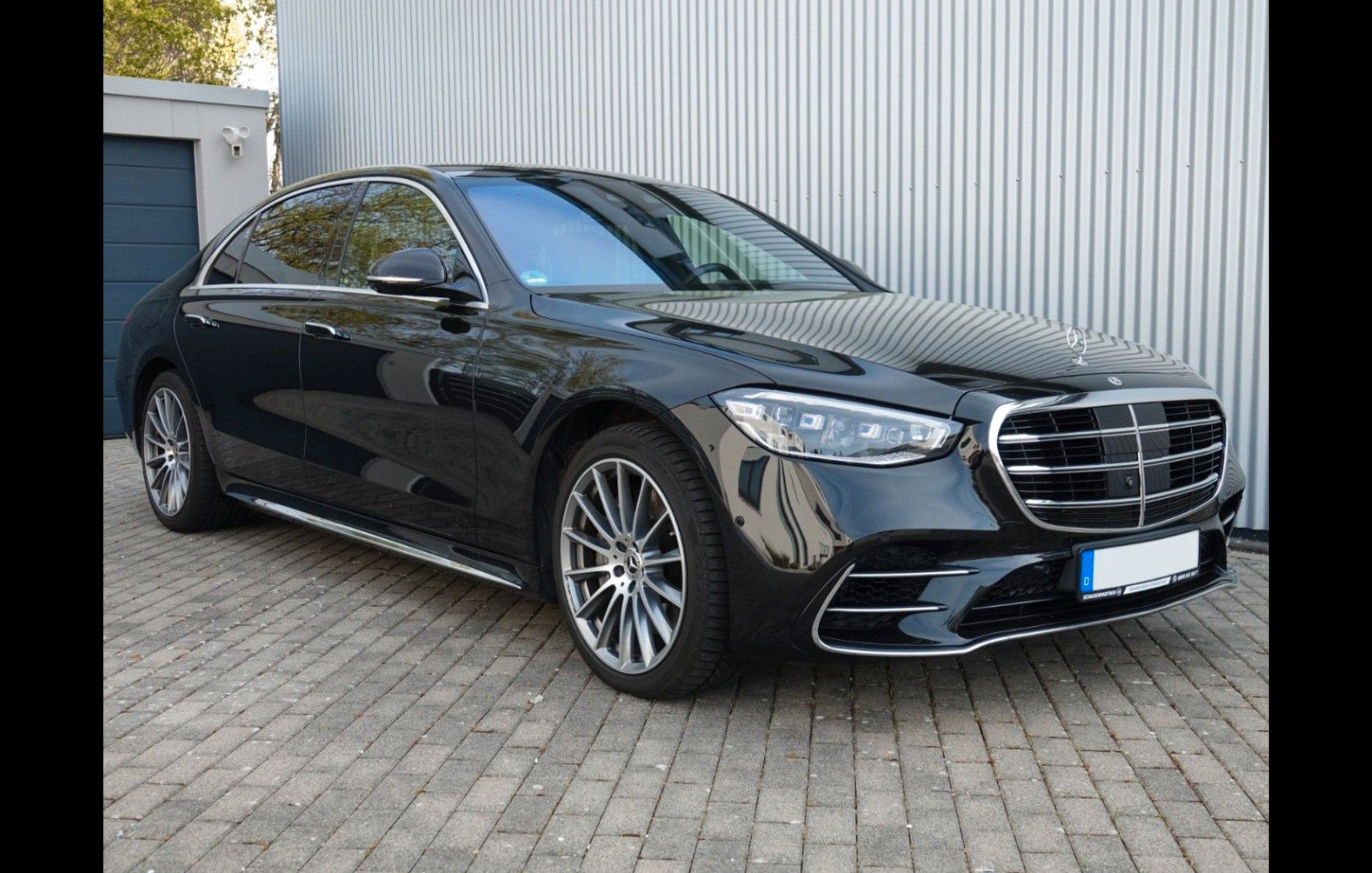 Mercedes-Benz S 580 2023 г. Чёрный, пробег 52000 км