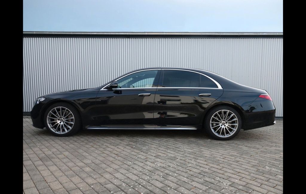 Mercedes-Benz S 580 2023 г. Чёрный, пробег 52000 км