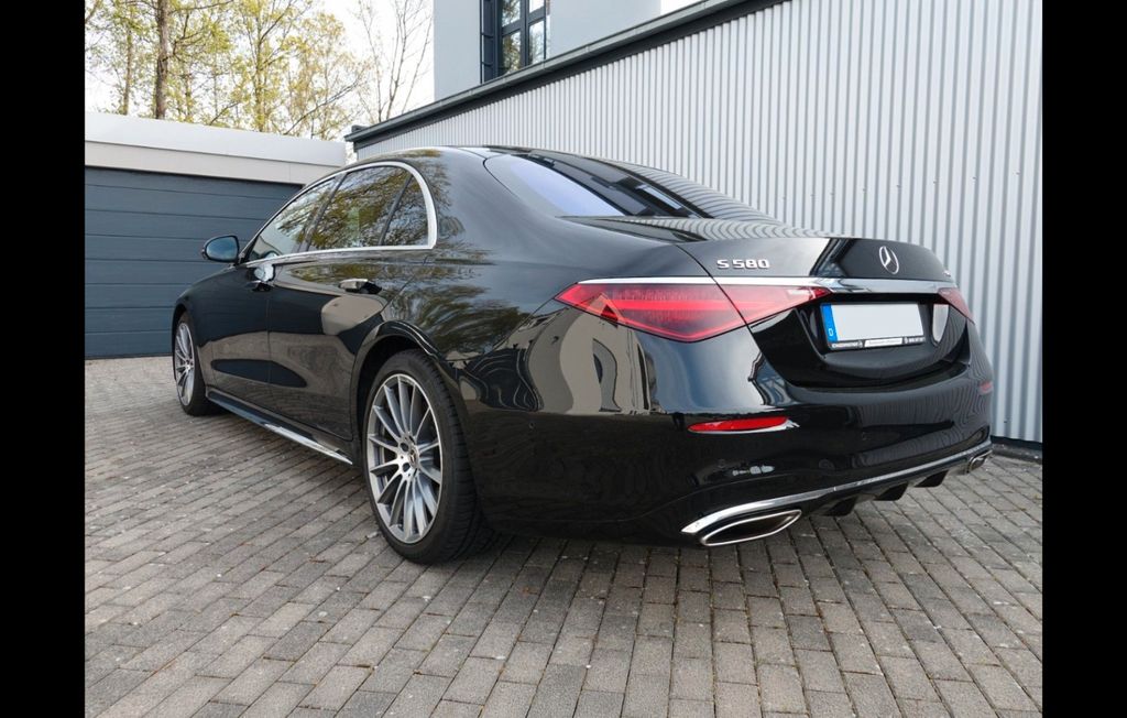Mercedes-Benz S 580 2023 г. Чёрный, пробег 52000 км