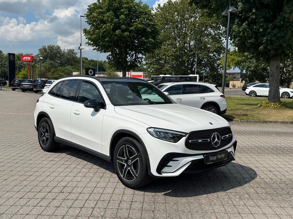 Mercedes-Benz GLC 200 2025 г. Белый, пробег 12782 км