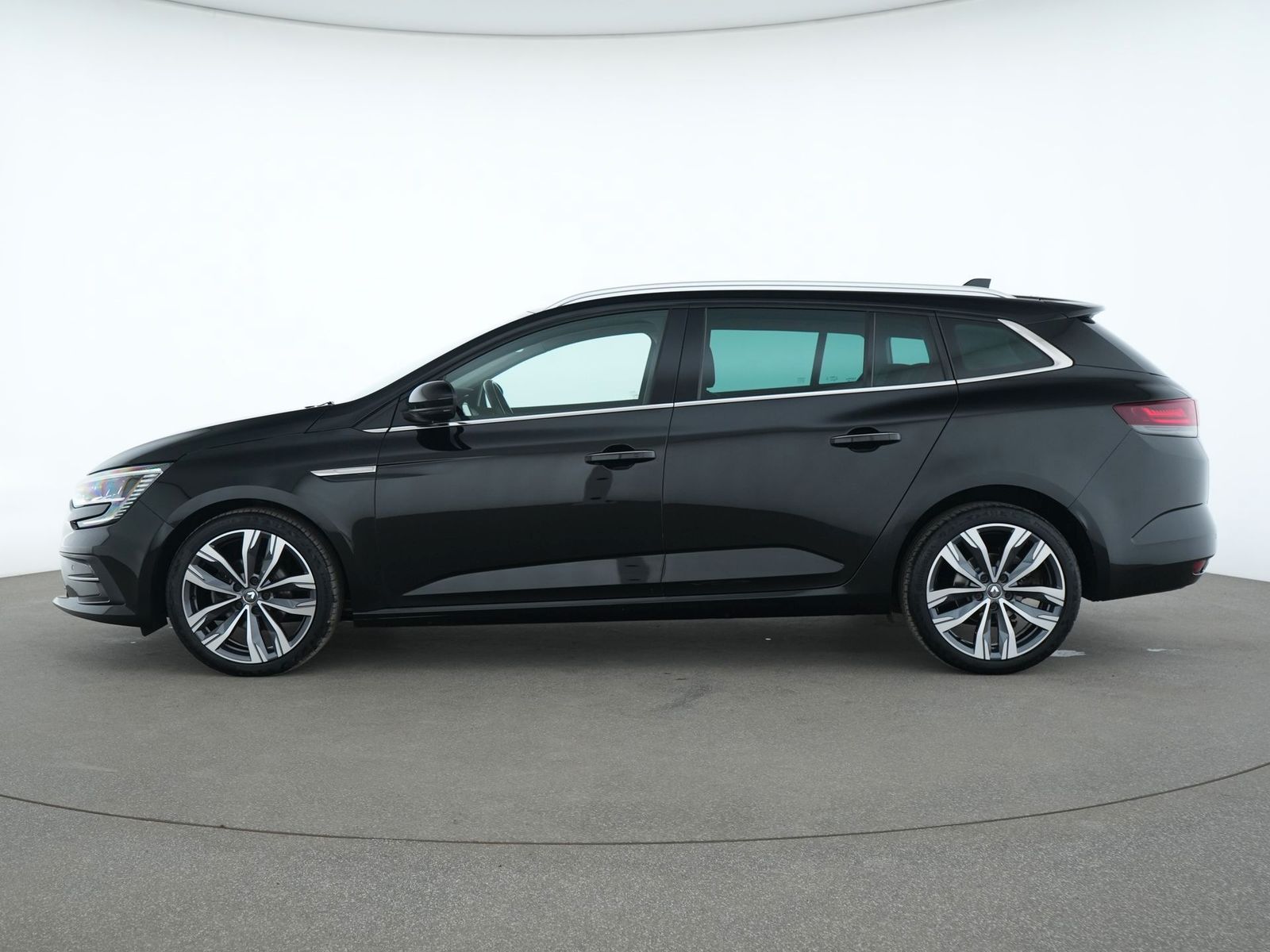 Renault Megane 2022 г. Чёрный, пробег 59251 км