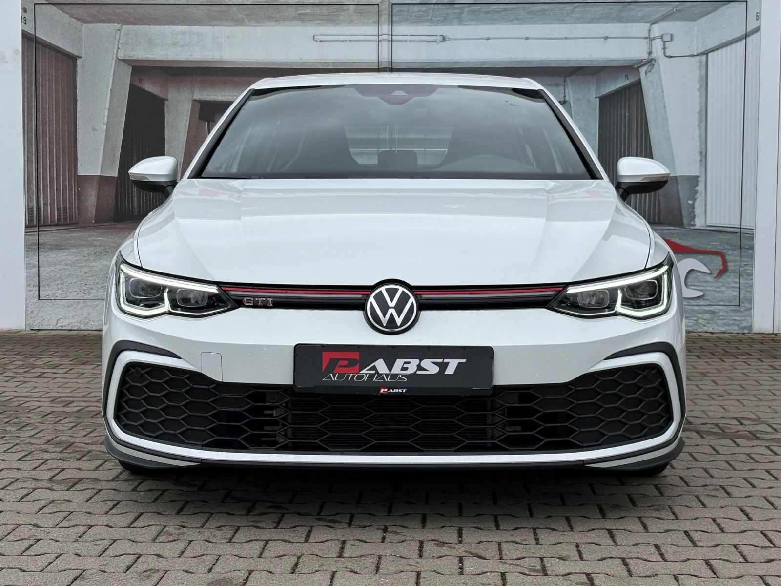 Volkswagen Golf 2021 г. Белый, пробег 51712 км