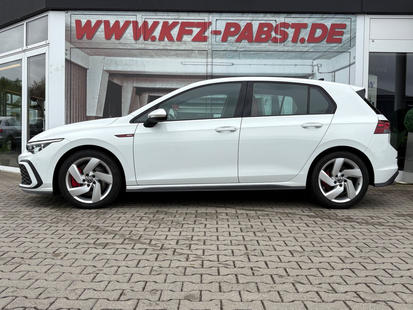 Volkswagen Golf 2021 г. Белый, пробег 51712 км