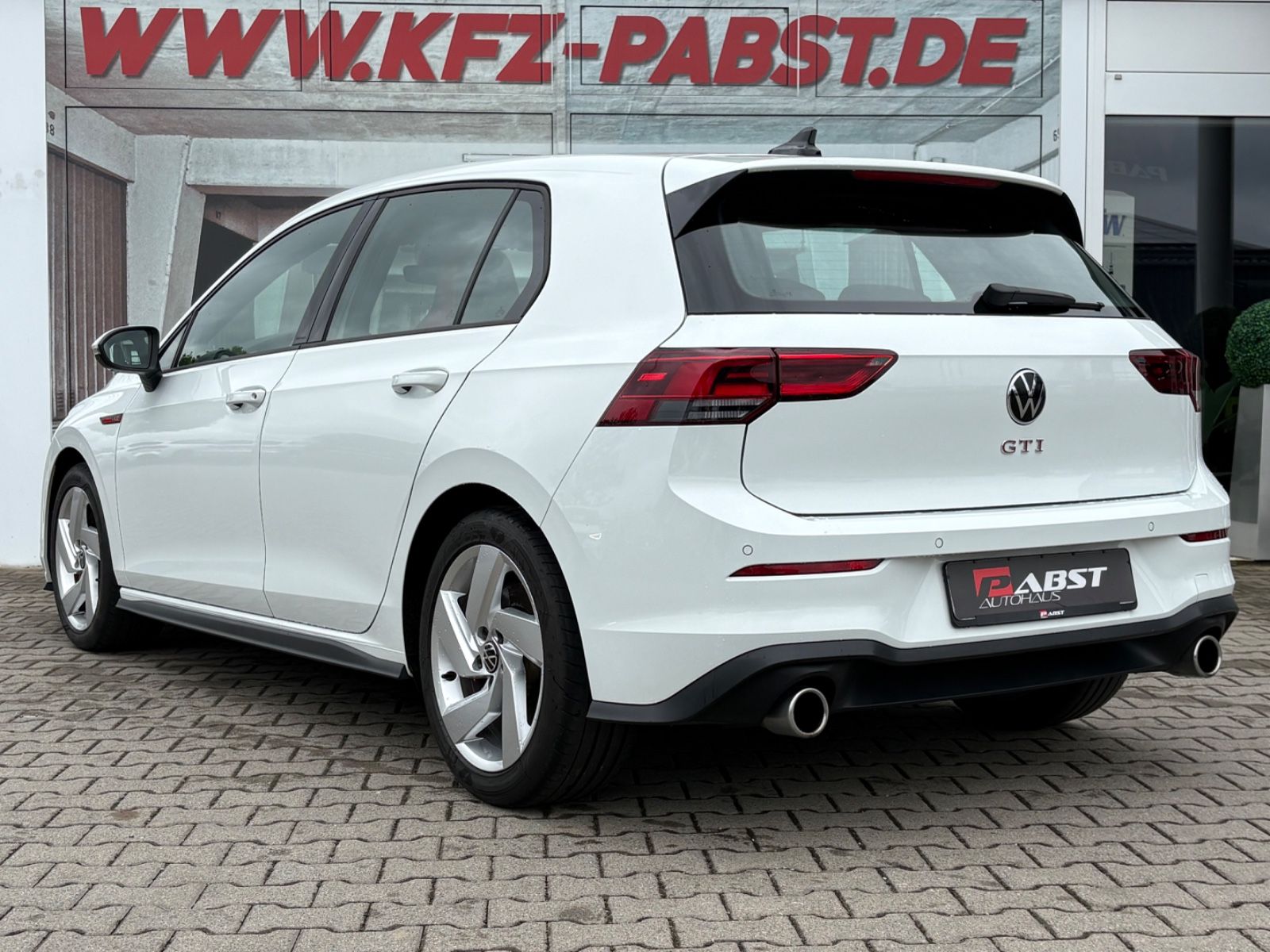 Volkswagen Golf 2021 г. Белый, пробег 51712 км