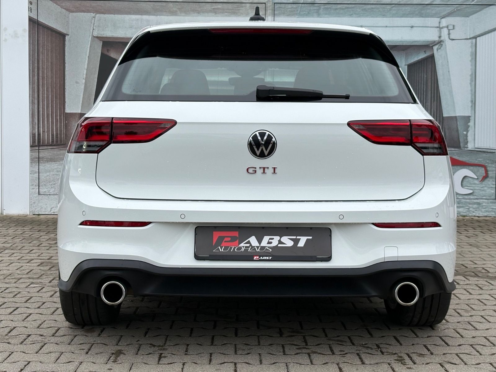 Volkswagen Golf 2021 г. Белый, пробег 51712 км