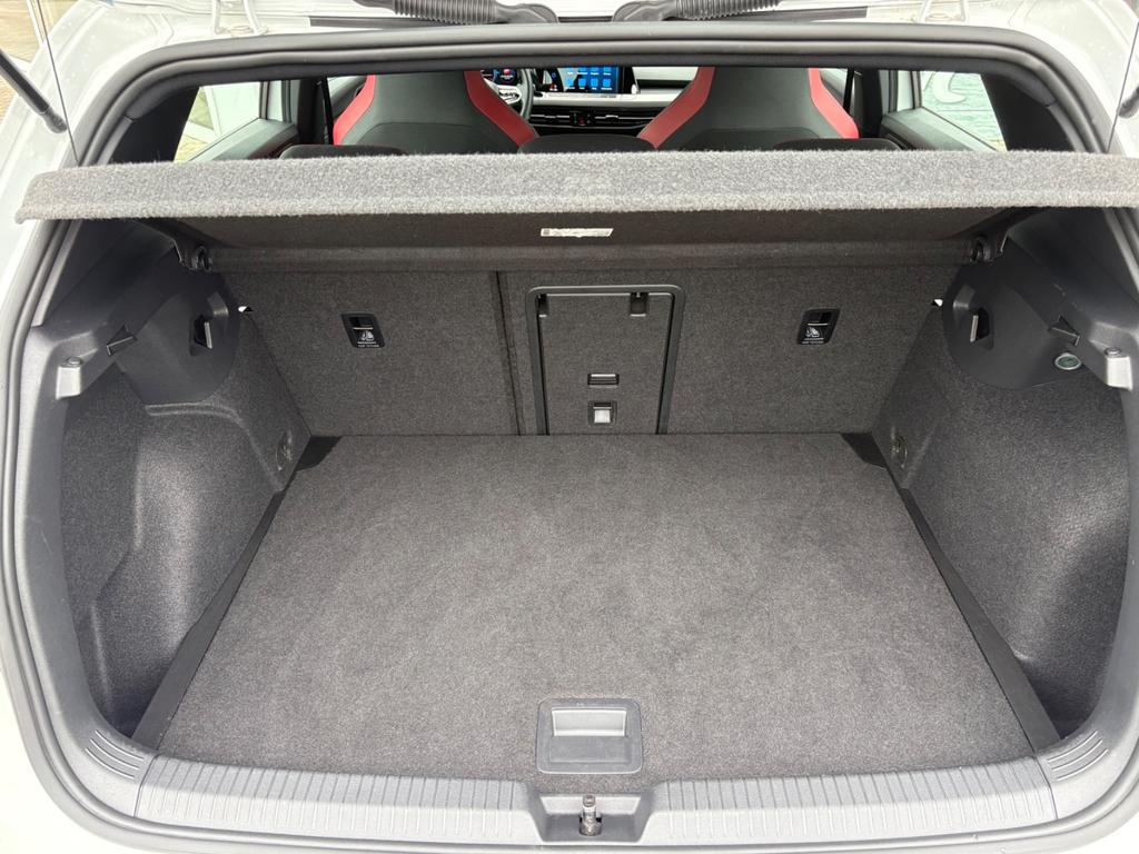 Volkswagen Golf 2021 г. Белый, пробег 51712 км