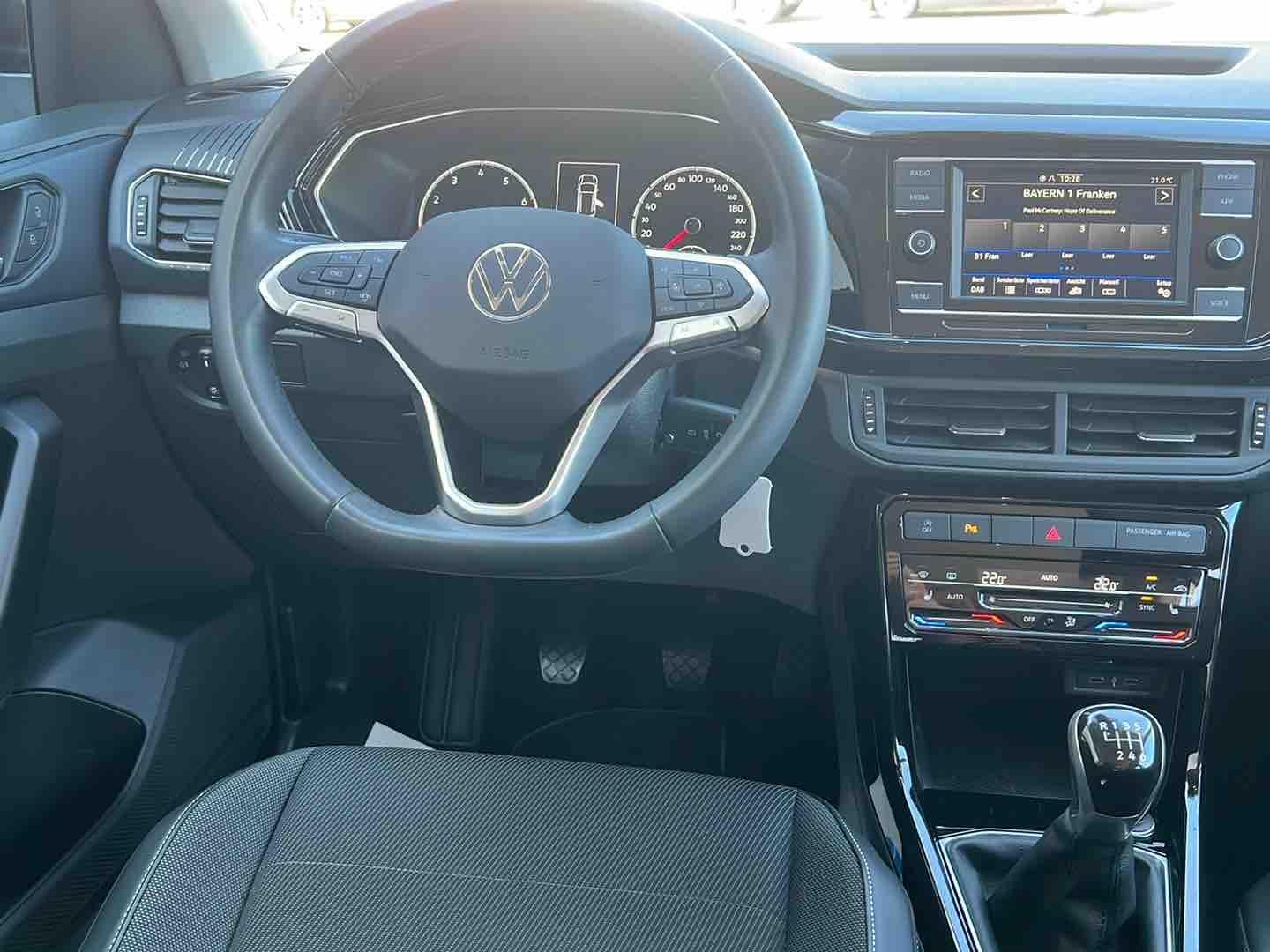 Volkswagen T-Cross 2022 г. Белый, пробег 39850 км