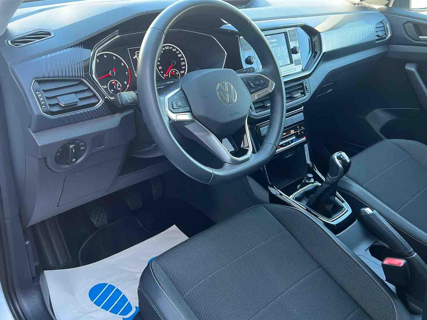 Volkswagen T-Cross 2022 г. Белый, пробег 39850 км