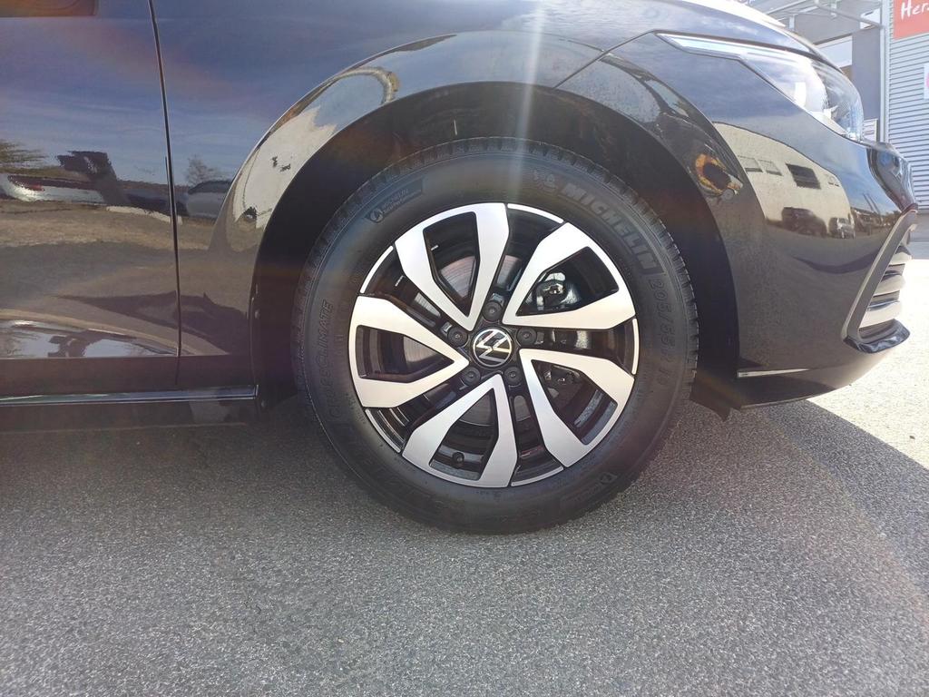 Volkswagen Golf 2022 г. Чёрный, пробег 41250 км