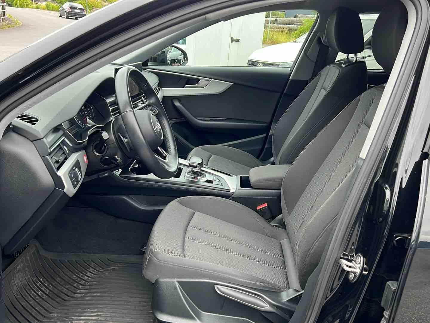 Audi A4 2022 г. Чёрный, пробег 45550 км