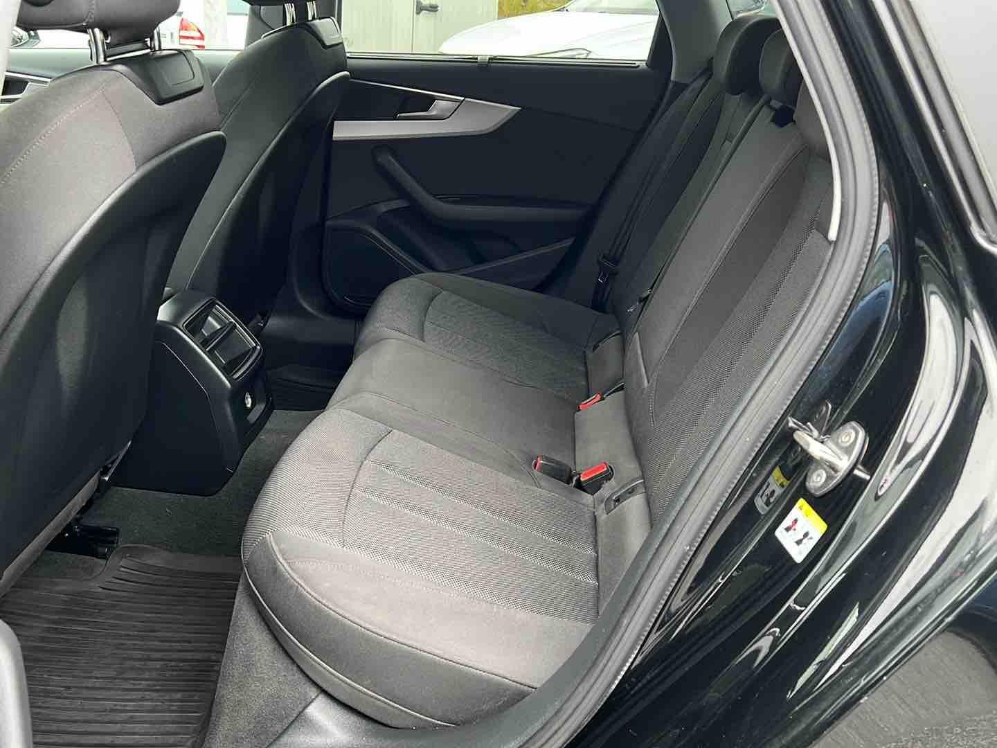 Audi A4 2022 г. Чёрный, пробег 45550 км