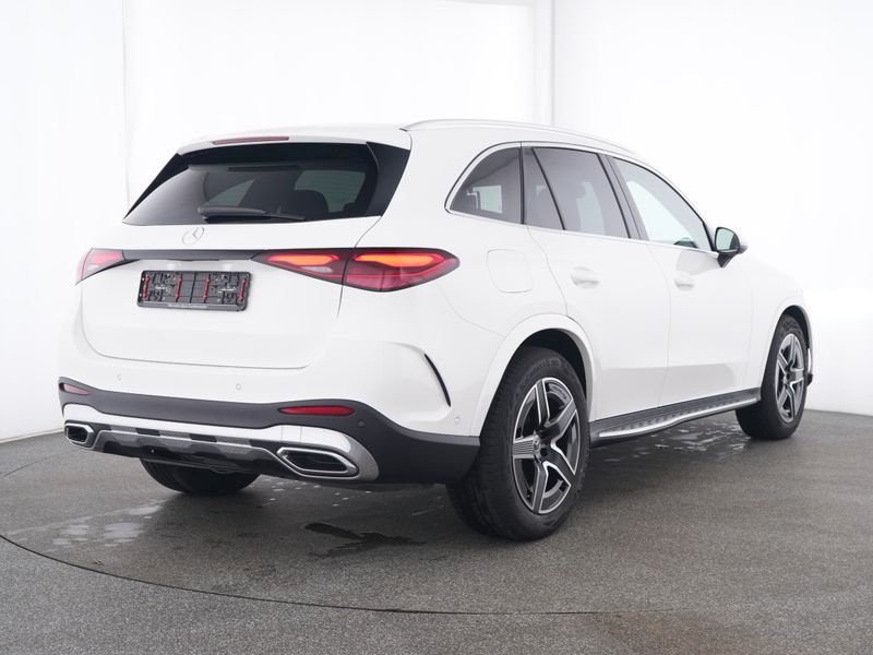 Mercedes-Benz GLC 220 2025 г. Белый, пробег 7606 км