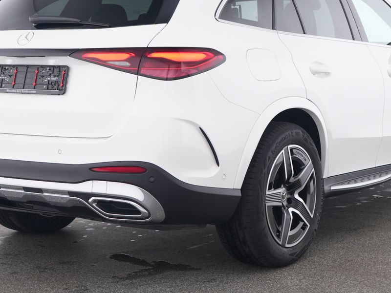 Mercedes-Benz GLC 220 2025 г. Белый, пробег 7606 км