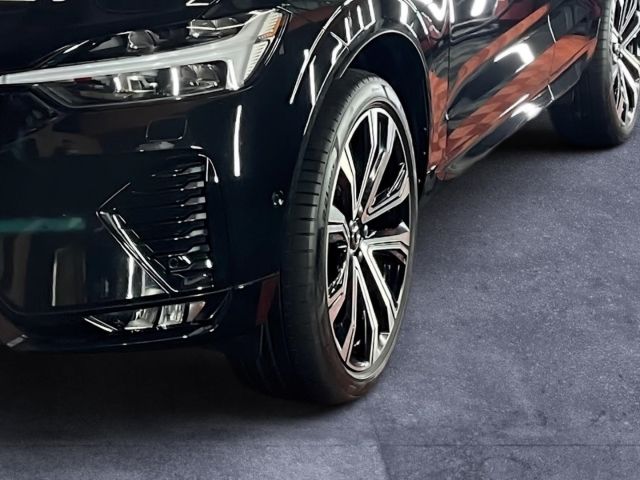 Volvo XC60 2022 г. Чёрный, пробег 56850 км