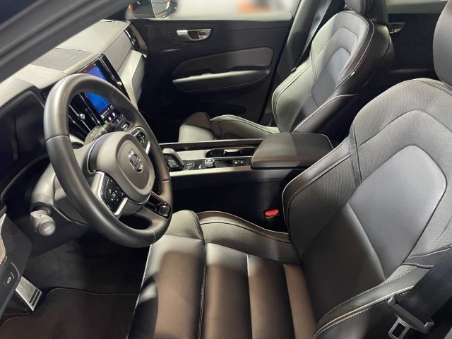 Volvo XC60 2022 г. Чёрный, пробег 56850 км