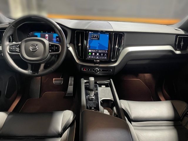 Volvo XC60 2022 г. Чёрный, пробег 56850 км