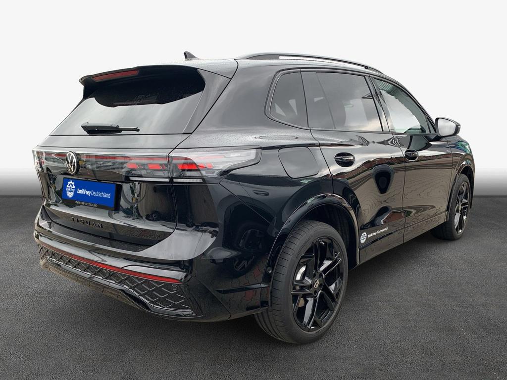 Volkswagen Tiguan 2026 г. Чёрный, пробег 4900 км