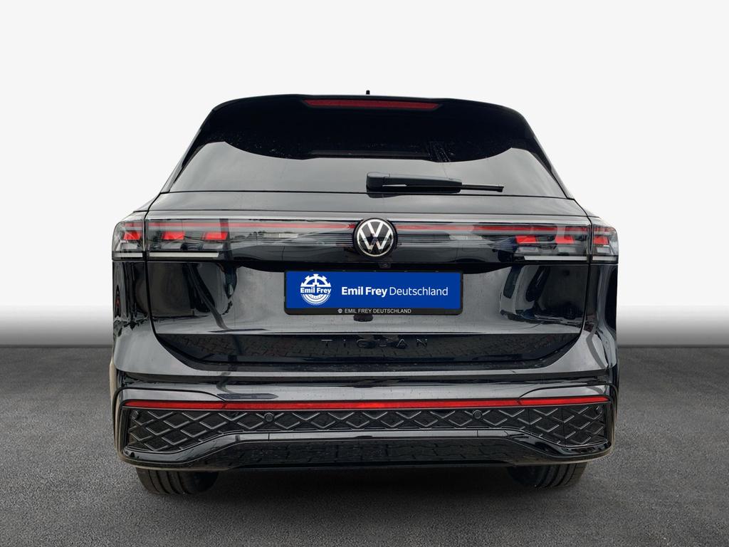 Volkswagen Tiguan 2026 г. Чёрный, пробег 4900 км