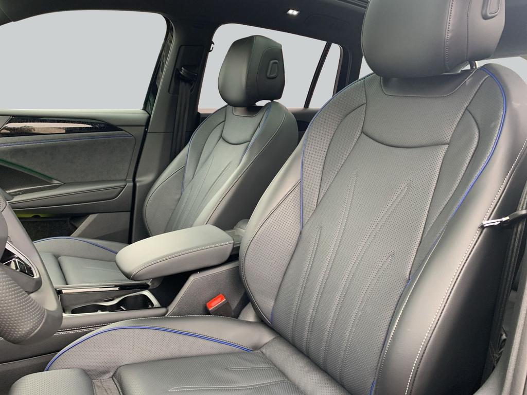 Volkswagen Tiguan 2026 г. Чёрный, пробег 4900 км